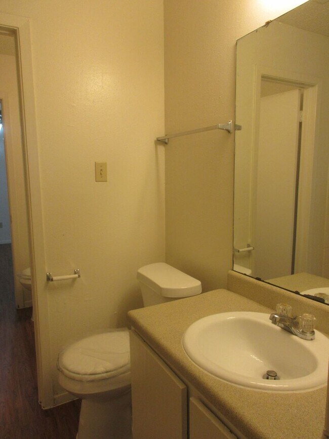 Building Photo - 6910 Millrace Dr