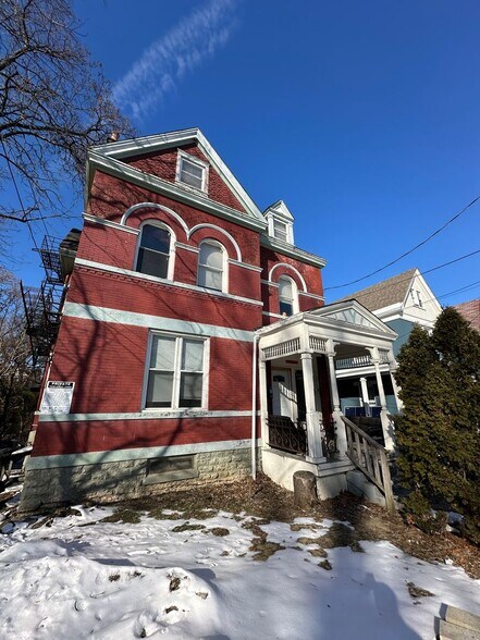 Building Photo - 2659 Bellevue Ave