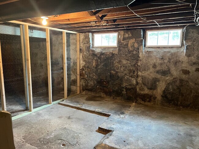 Building Photo - 13 Spooner St