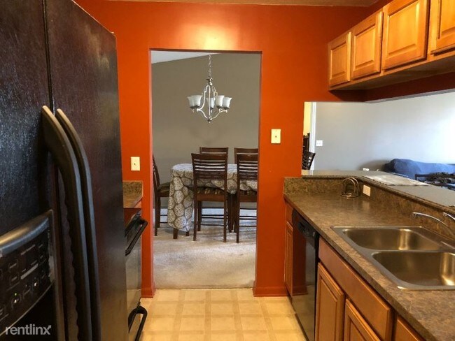 Building Photo - 52165 Naugatuck Dr