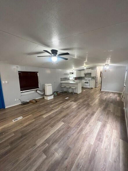 Building Photo - 5907 N Nueva Amanecer Dr