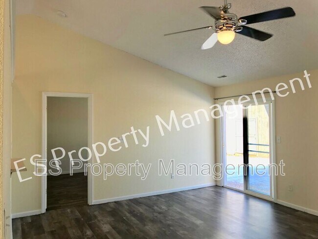 Building Photo - 5742 Ashcroft Dr