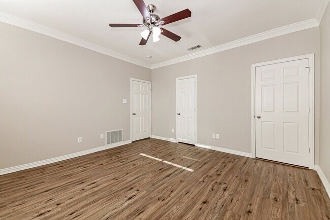 Building Photo - 116 Stanford St