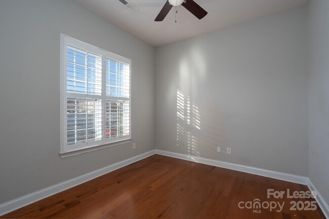 Building Photo - 10725 Serape Rd