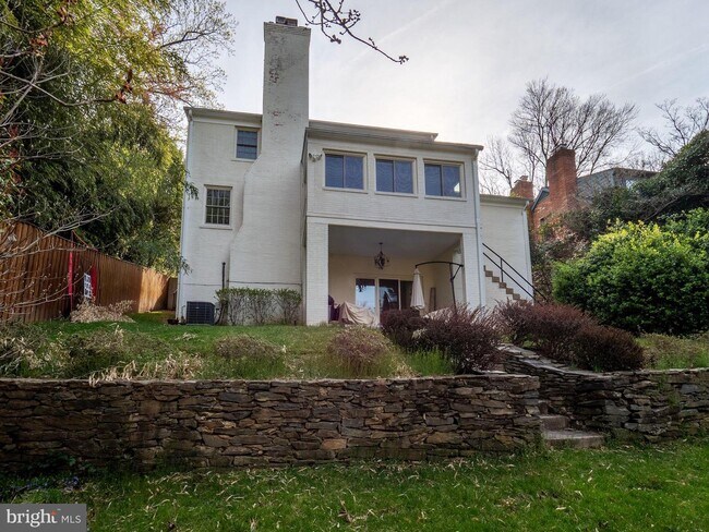 Building Photo - 2242 46th St NW