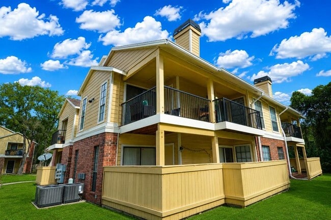 Building Photo - 8752 Mallard Reserve Dr