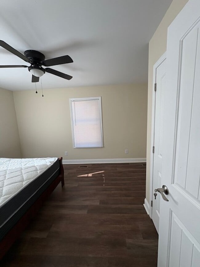 Building Photo - 3826 John Marshall Rd