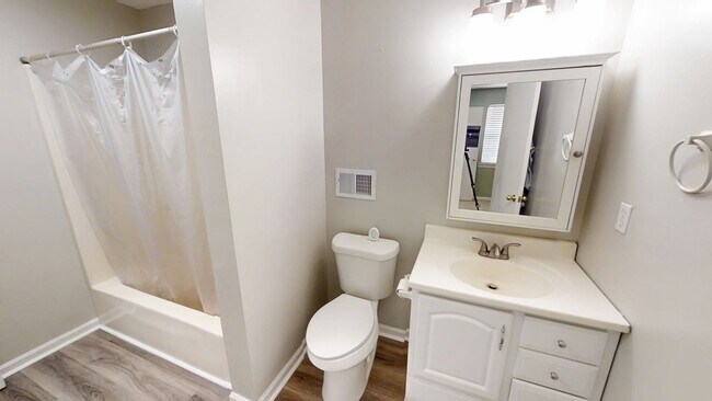 Building Photo - 334 Lamplighter Ln