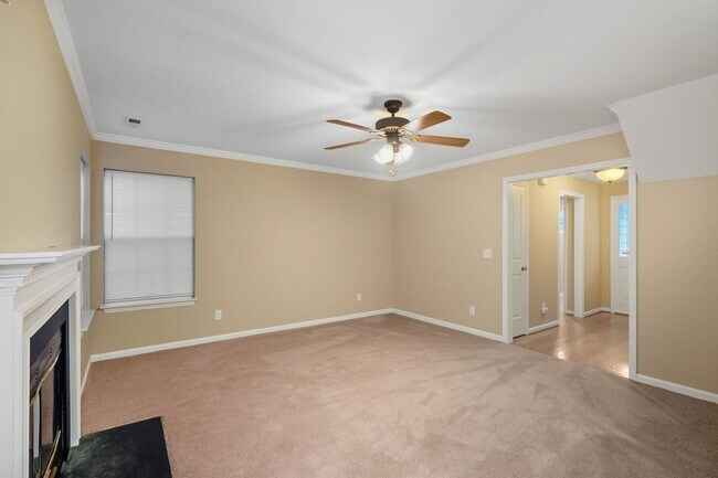 Building Photo - Charming 3BR House with Big bonus room ove...