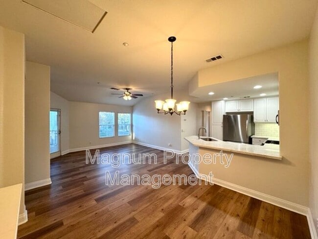 Building Photo - 41685 Woodridge Ave