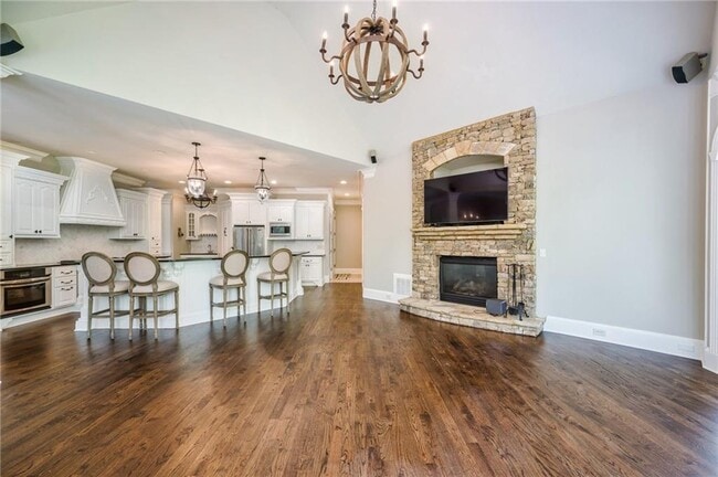 Building Photo - 105 Chablis Ct