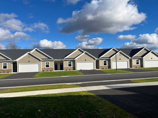 Building Photo - 2087 Community Ln