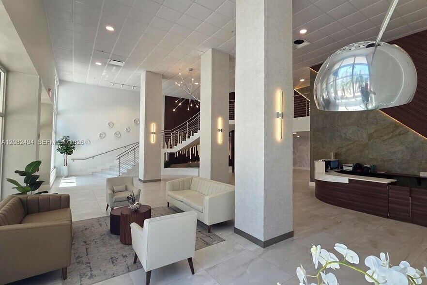 Building Photo - 3001 S Ocean Dr