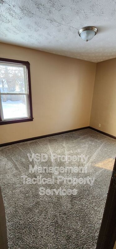 Building Photo - 5120 Clement Ave