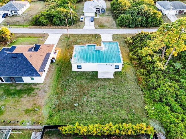 Building Photo - 2906 65th St W