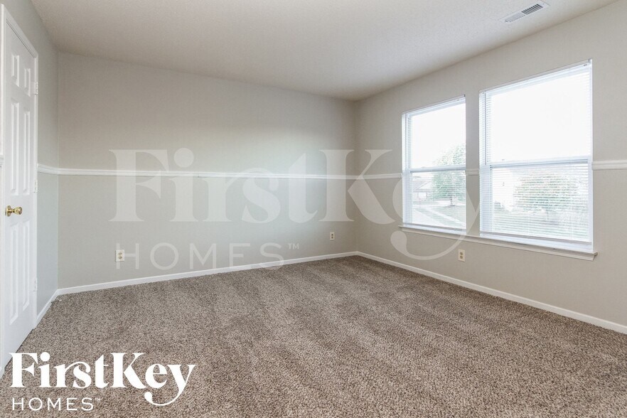 Building Photo - 8857 Browns Valley Ct