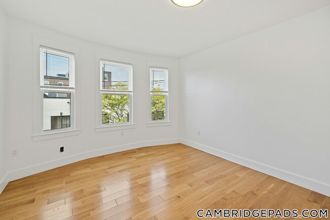 Building Photo - 406 Columbia St