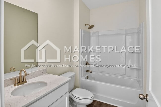 Building Photo - 4321 Scenic Mdw Dr NE