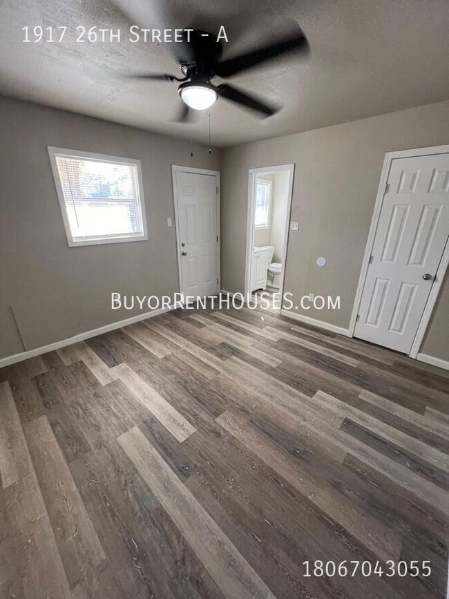 Building Photo - $499 Move-In Special (+ admin fee) + $0 De...