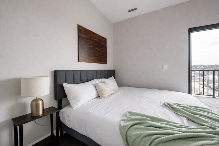 Building Photo - 4802 Capitol Ave