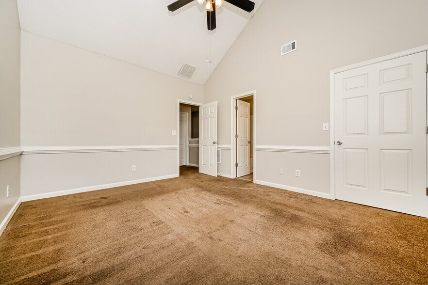 Building Photo - 483 Chase Marion Way