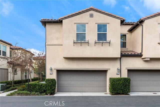 Building Photo - 18 Prominence