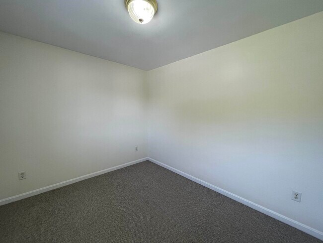 Building Photo - 3961 Brown Ave