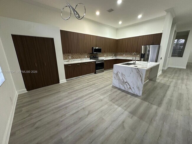 Building Photo - 2408 Deer Creek Rd