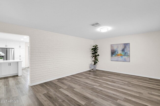 Building Photo - 301 N 87th St