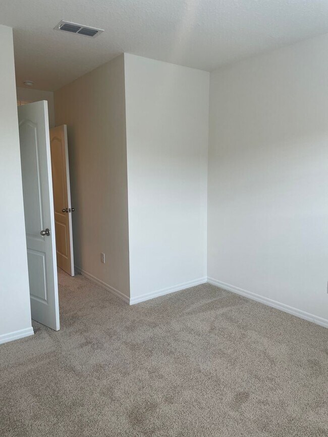 Building Photo - 1249 Yellow Finch Dr