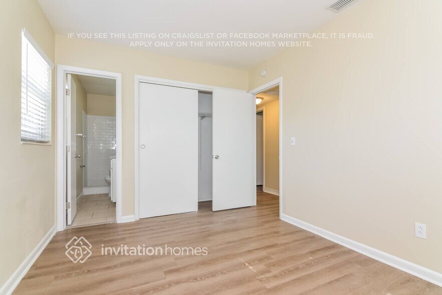 Building Photo - 511 Sutton Pl