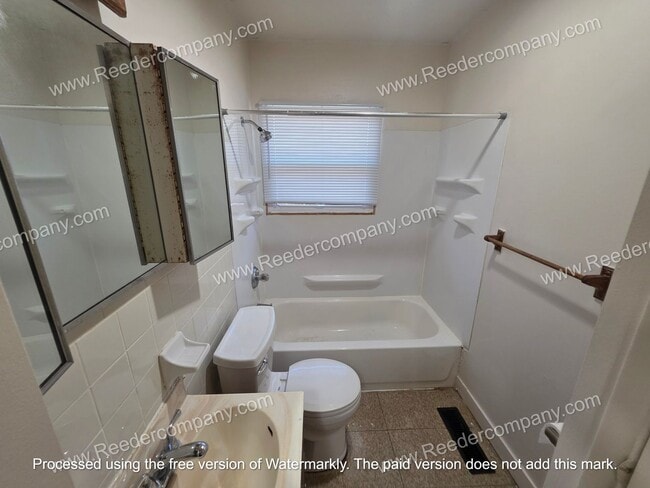 Building Photo - Newly updated 3 bedroom 1 bathroom house