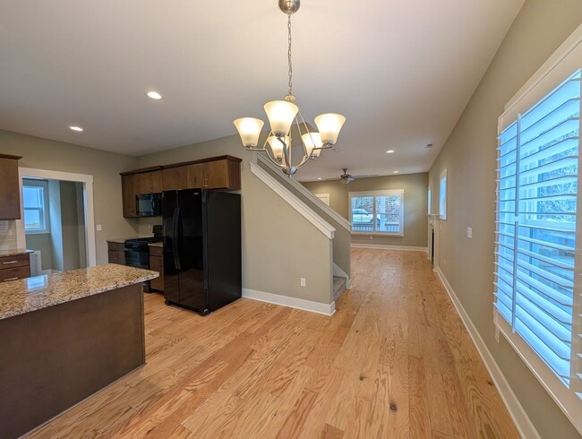 Building Photo - Long Term Rental -Oakley Area