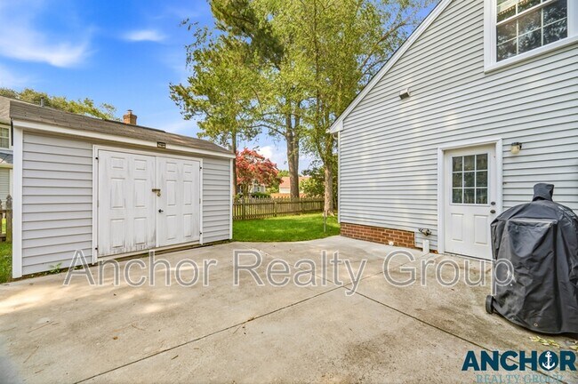 Building Photo - 2505 Ravencroft Ct