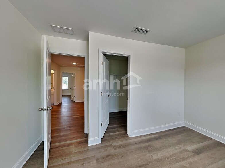 Building Photo - 3519 Lincoln Hts Ln