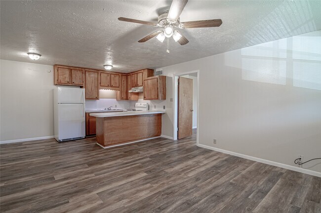 Primary Photo - 120 McAdams Ln