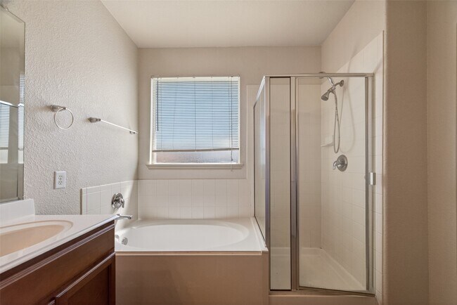 Building Photo - 5950 Carpenters Hollow Court