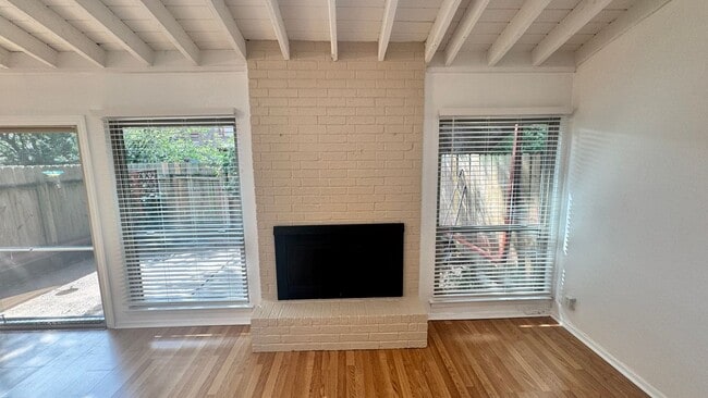 Building Photo - 8903 Trone Cir