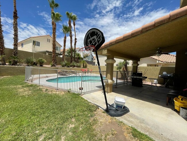 Building Photo - Amazing Peccole Ranch Home 4 beds & Pool