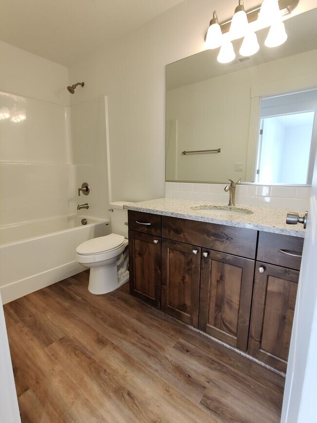 Building Photo - Contemporary Townhome with Open Floor Plan...