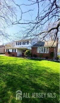 Building Photo - 29 Ventnor Dr