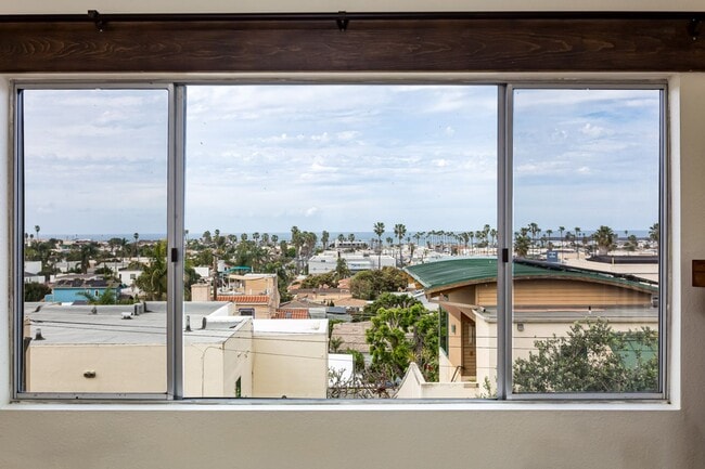 Building Photo - Spanish Coastal Charmer with Ocean Views -- Walk to the Beach