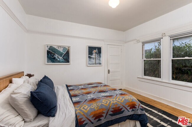 Building Photo - 3438 4th Ave