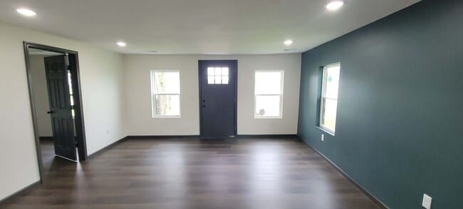 Building Photo - 2 BEDROOM 1 BATHROOM HOUSE FOR RENT