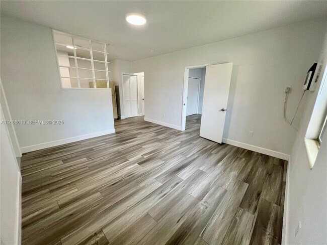 Building Photo - 962 NW 6th St