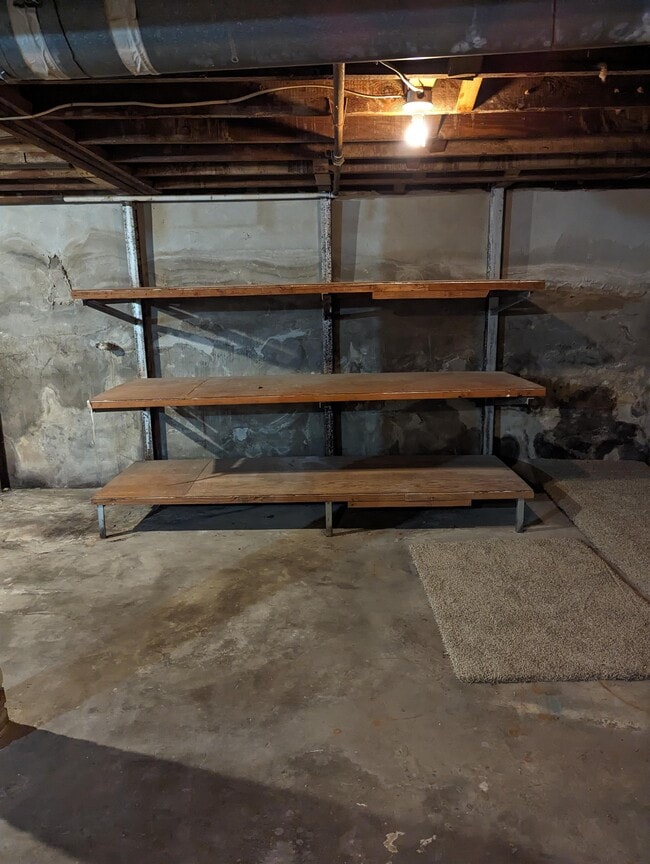 Building Photo - 1317 SW Plass Ave