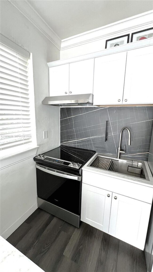 Building Photo - 1115 Euclid Ave