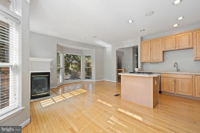 Building Photo - 726 Catts Tavern Dr