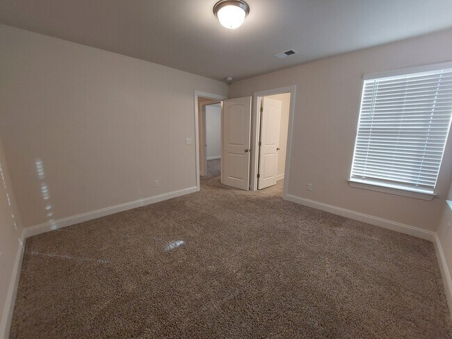Building Photo - 800 Arrington Wy