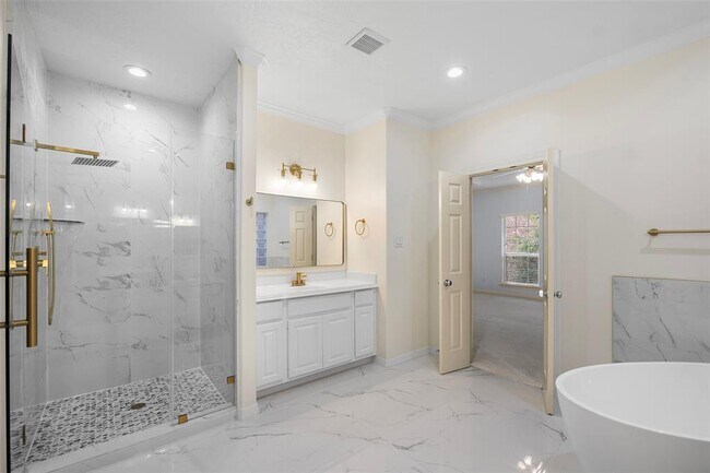 Building Photo - 1518 Olive Park